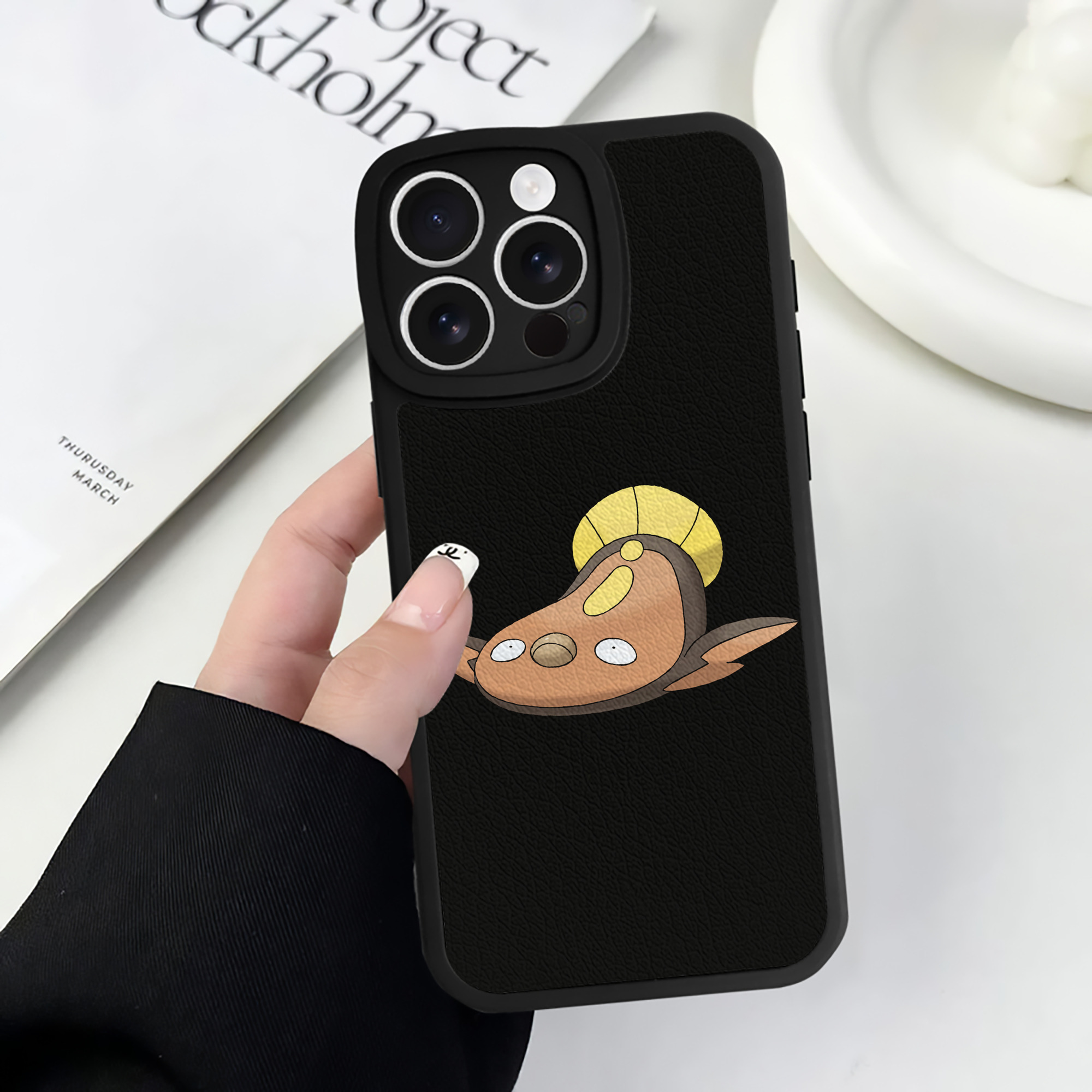 （画像用） ポケットモンスター Pokémon 【iPhone 16シリーズ対応】シリコンスマホケース（レザー調） 材質：シリコン